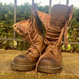 Dr. Martens Womens Leather triumph lace up fold over boots